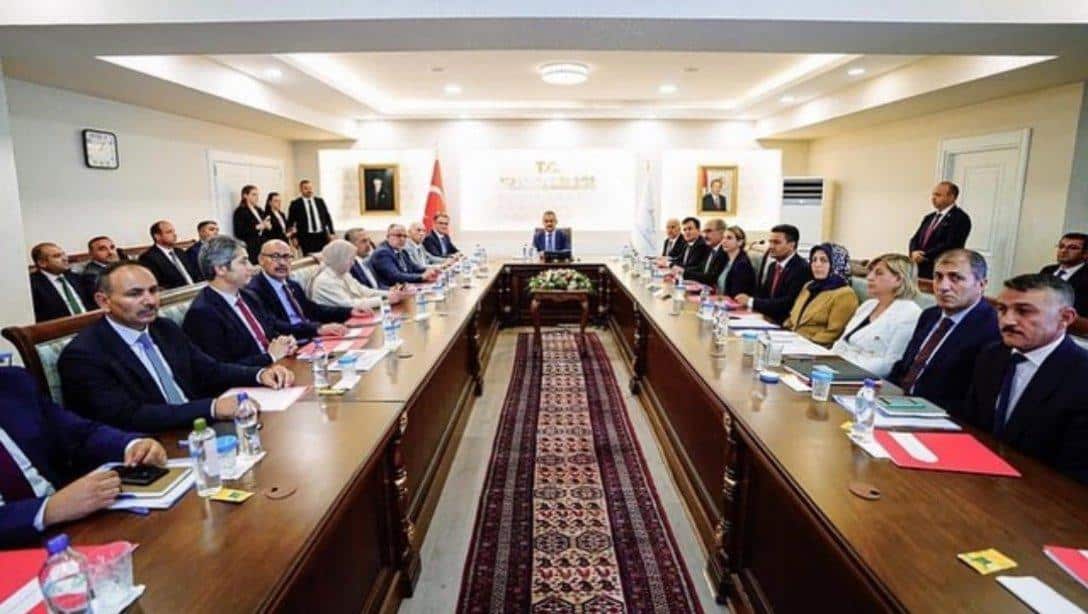 Milli Eğitim Bakanımız Mahmut ÖZER Vanda Değerlendirme Toplantısı Gerçekleştirmiştir