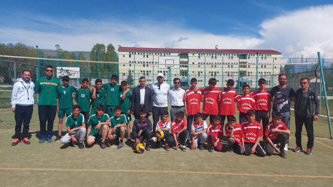Ortaokullar Arası Erkek Voleybol Turnuvası Tamamlandı
